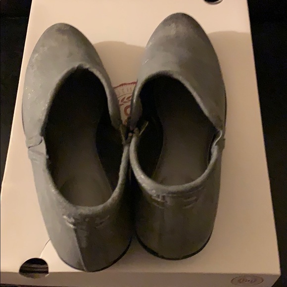 Boots - Picture 3 of 3